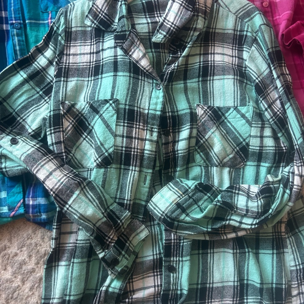 Flannels - Picture 2 of 4